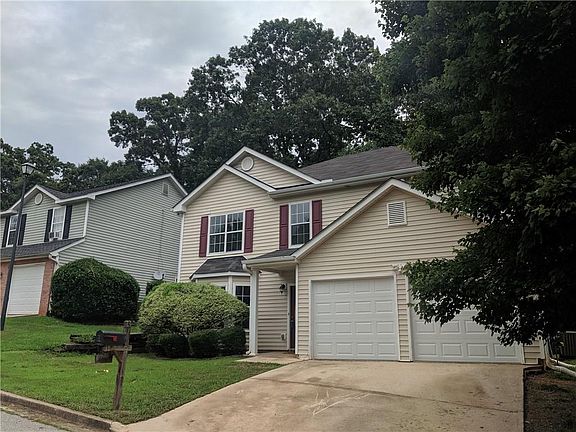 2nd image of 4484 Carriage Park Dr
