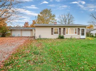 12226 Melody Ln, Grafton, OH 44044