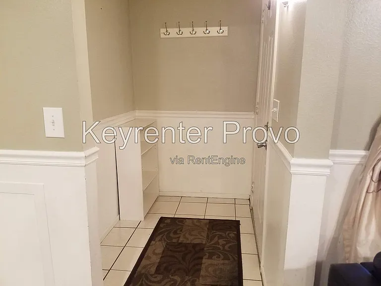 1686 Hickory Ln — Photo 4