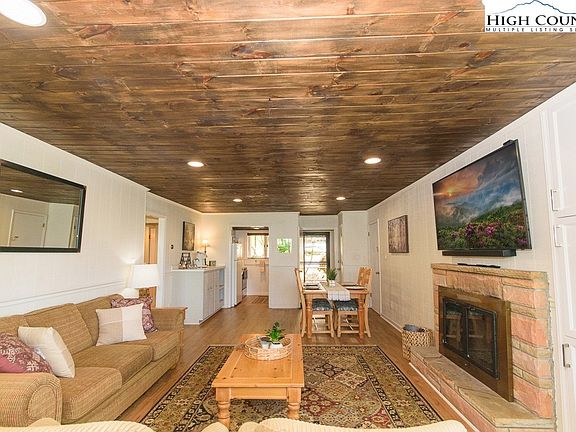 5th image of 220 Northridge Road #25