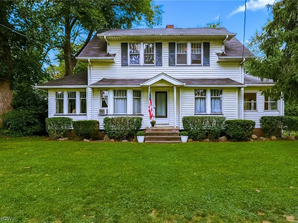 24958 Kennedy Ridge Rd, North Olmsted, OH 44070