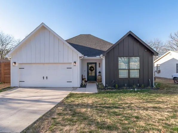 107 W Arnold St, Granbury, TX 76048