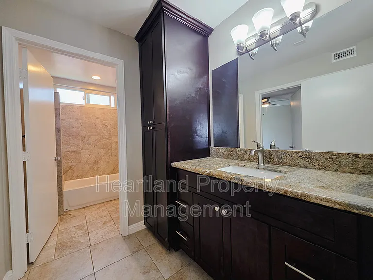 3430 Helix St #4 — Photo 8
