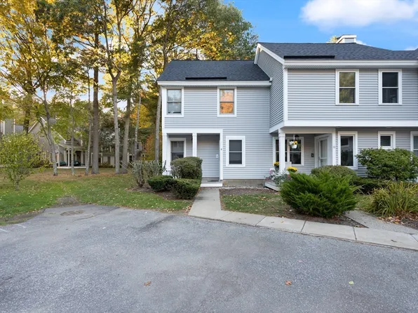 8 Blueberry Ct, Rockland, MA 02370