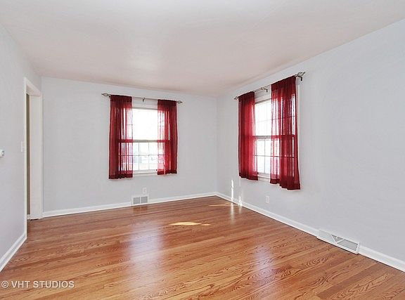 2nd image of 131 N Lake St