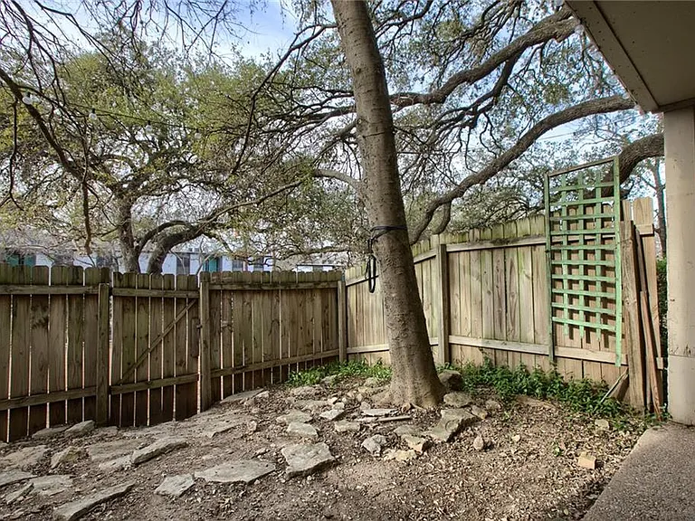 620 S 1st St #107 — Photo 15