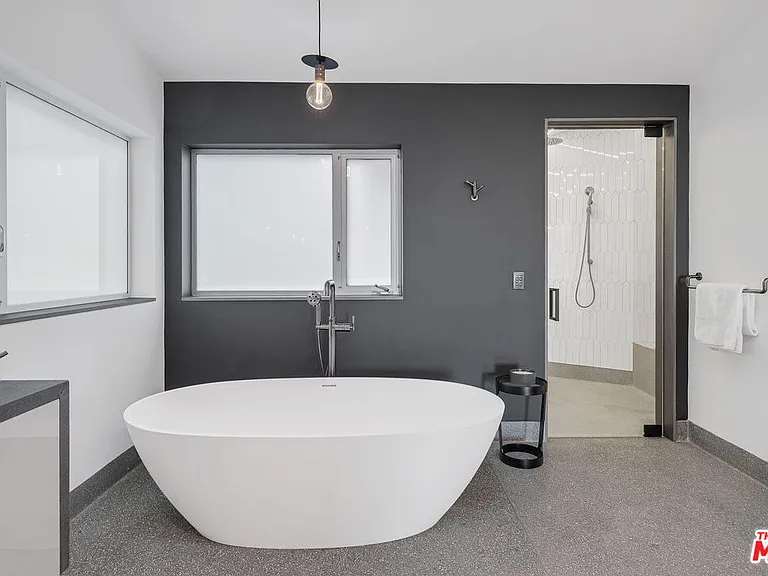 1500 Viewsite Ter — Photo 18