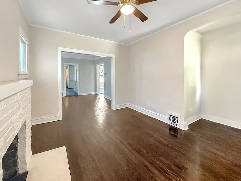 525 N Taylor Ave — Photo 3