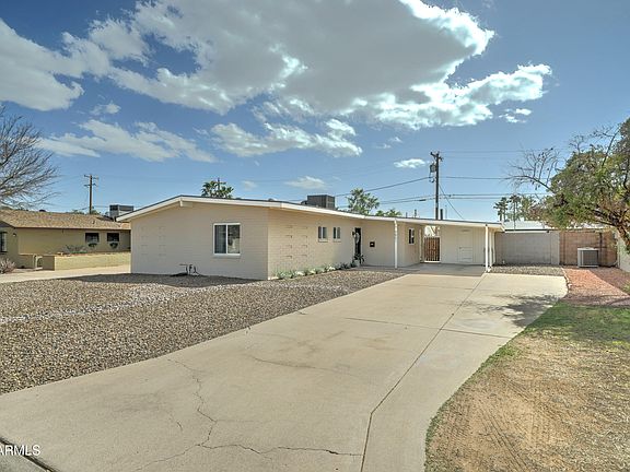 3rd image of 6851 E WINDSOR Avenue