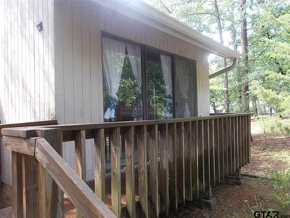 2nd image of 220 E Holly Hill Cir