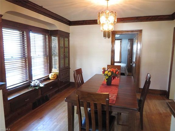 2nd image of 3319 Ingleside Dr