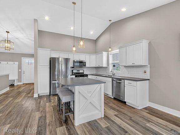 5th image of 5510 Lilly Ct SW
