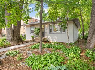 8 Rustic Ldg E, Minneapolis, MN 55419