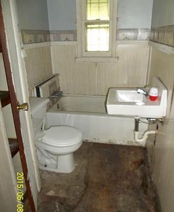 5th image of 1144 N 34th St