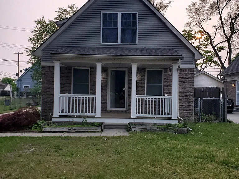 21015 Glen Lodge Rd — Photo 2