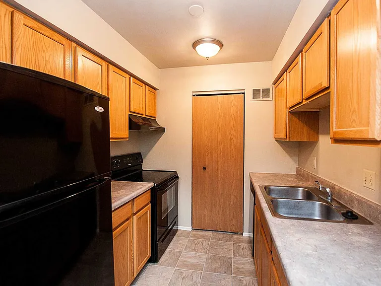 Beacon Point Apartments — Photo 14