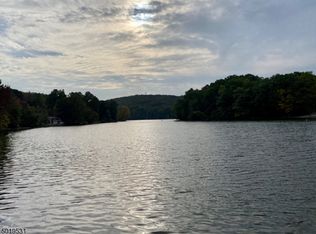 12 Black Oak Trl, Vernon, NJ 07462