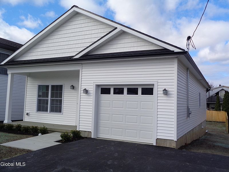 3rd image of 962 Florence Avenue