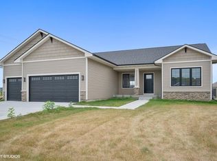 101 Aaron Ave NW, Bondurant, IA 50035
