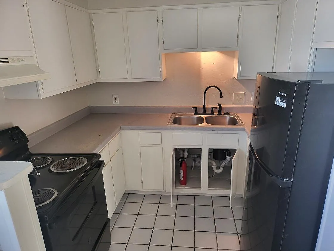 2 bed, 1100 sqft, $1,100 — Photo 4