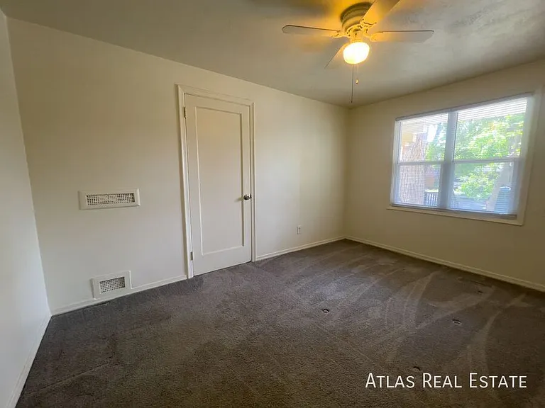 1457 Roberta St — Photo 16