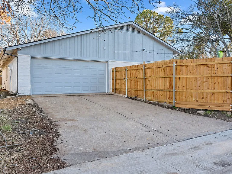 2127 Wheaton Dr — Photo 73