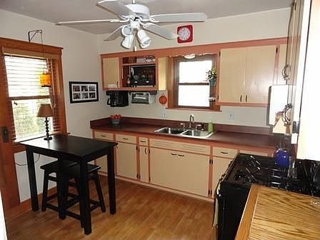 5th image of 653 S Oak Park Ct