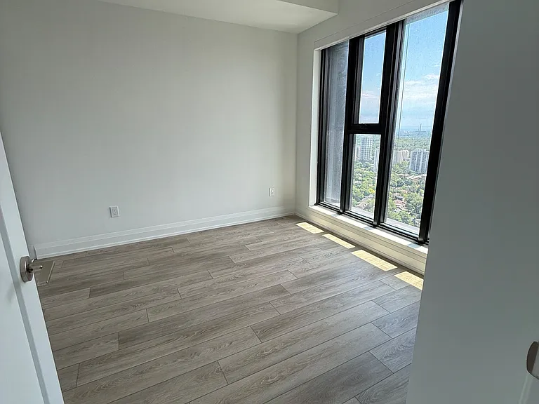 20 Soudan Ave #3804 — Photo 13