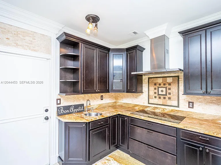 351 SW 184th Ter — Photo 24