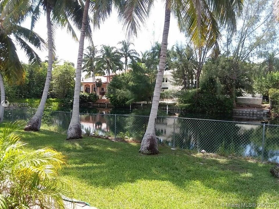 2nd image of 1340 Coruna Ave