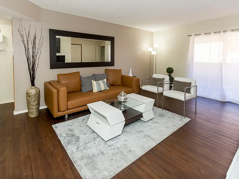 Tiffany Place Apartments — Photo 10