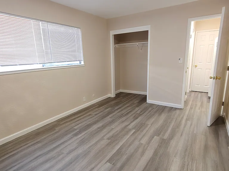 1813 Robin Ln #1 — Photo 10