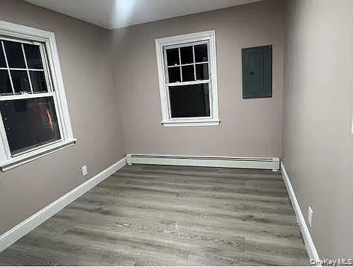 1050 Sullivan St — Photo 4