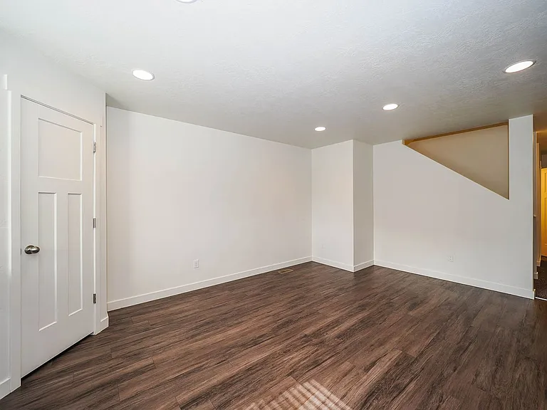 634 N 130 E — Photo 3