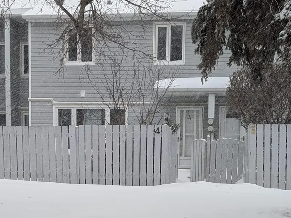 4 Amberly Ct NW, Edmonton, AB T5A 2H9