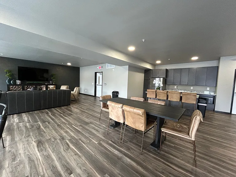 Kraewood Flats - Summer Rent Special through July 31 2026 — Photo 11