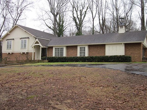 2nd image of 102 Oak Ln
