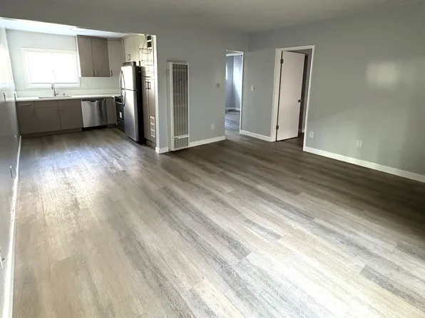 2727 Abbot Kinney Apts