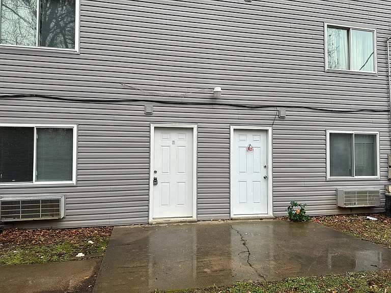412 Woodcreek Dr #7 — Photo 10
