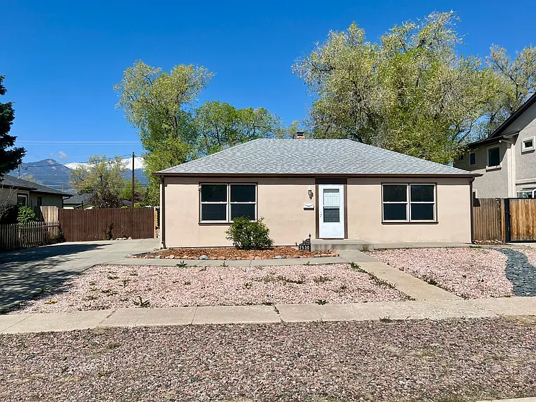 2530 N Wahsatch Ave — Photo 2
