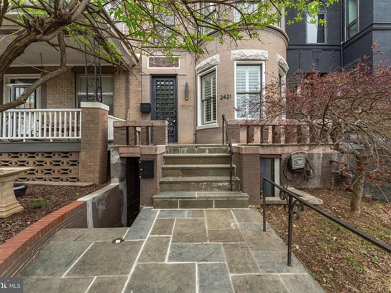 2421 1st St NW #1 — Photo 40