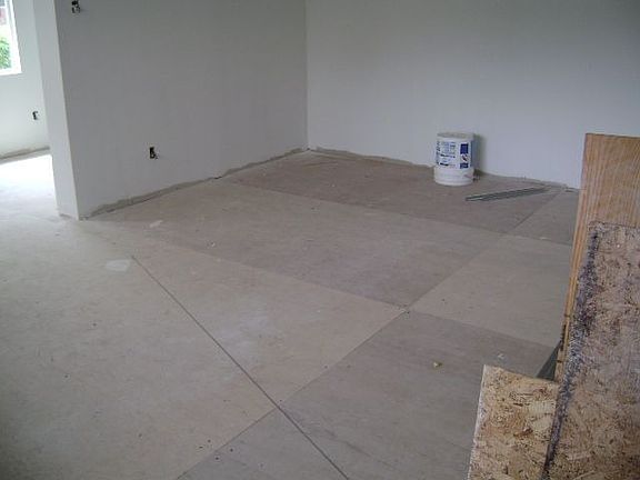 5th image of 640 Lamberd Ave