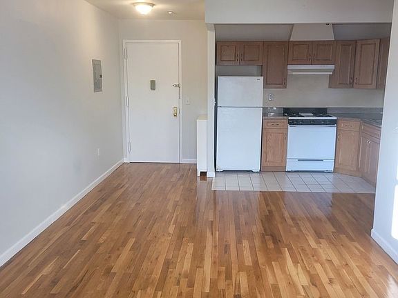 2nd image of 28-14 31st St #3L
