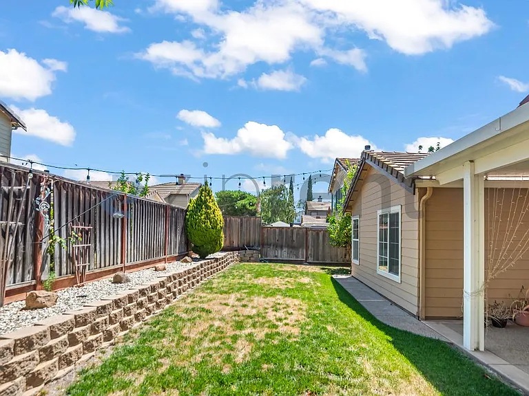 6444 Half Dome Ct — Photo 23