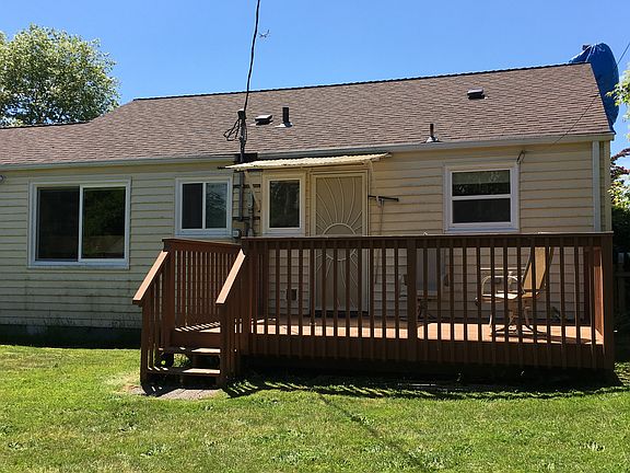 3rd image of 5202 Columbia Dr S