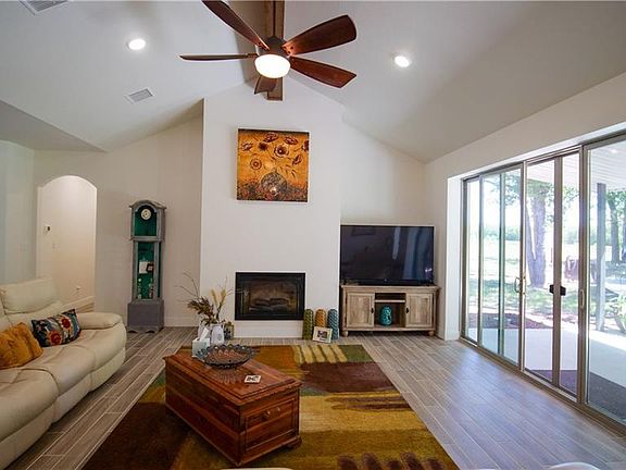 2nd image of 1647 Fairview Dr