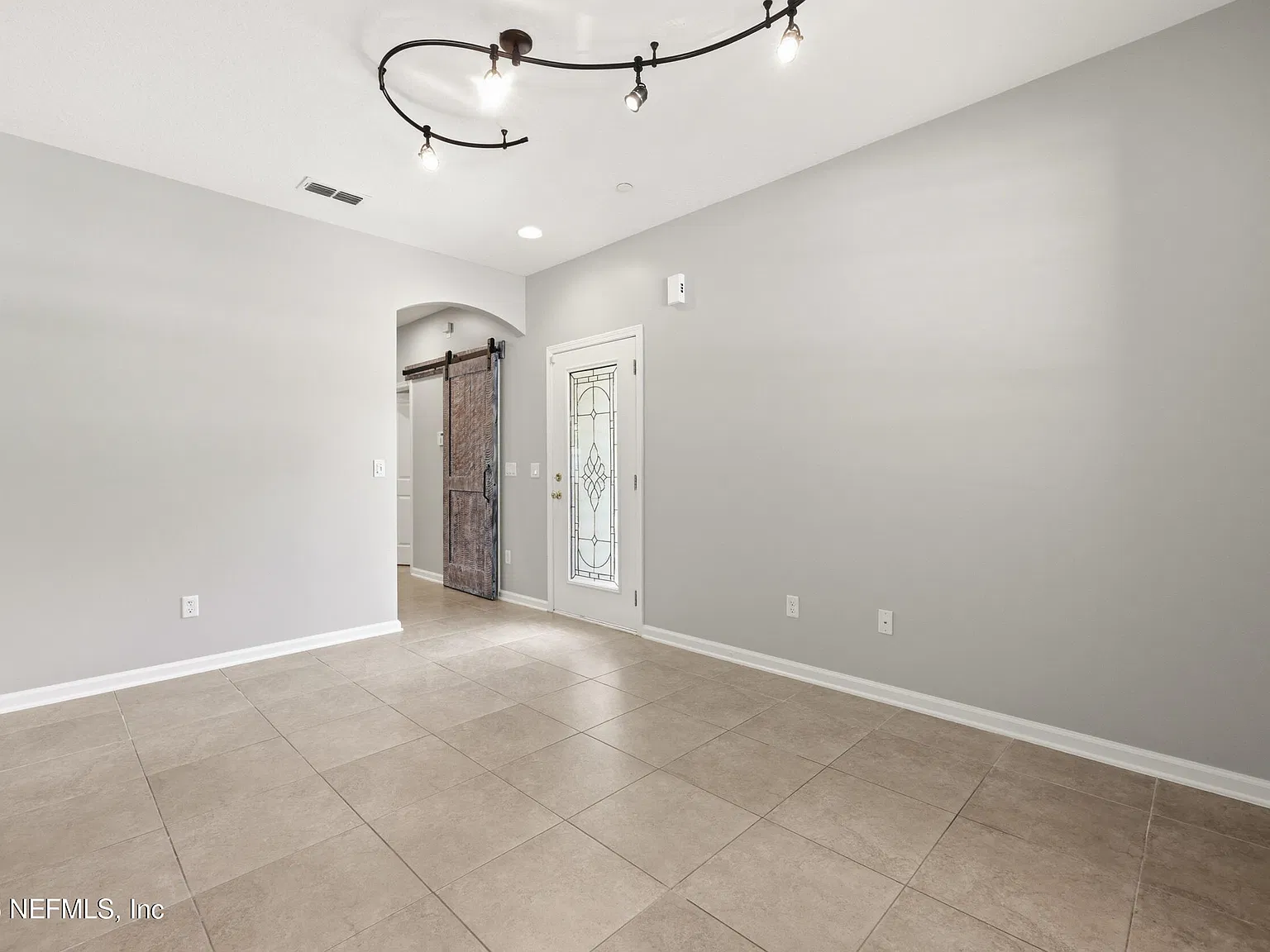4 bed, 3.5 bath, 2480 sqft, $3,750 — Photo 2