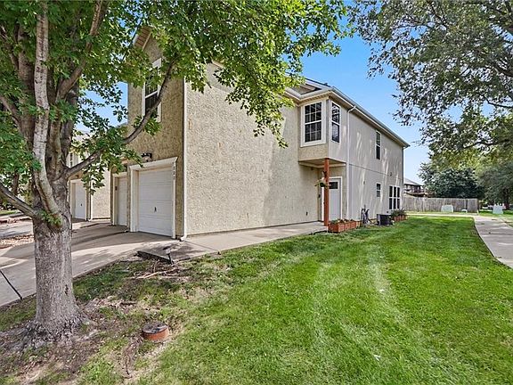 2nd image of 800 Woodson Ct