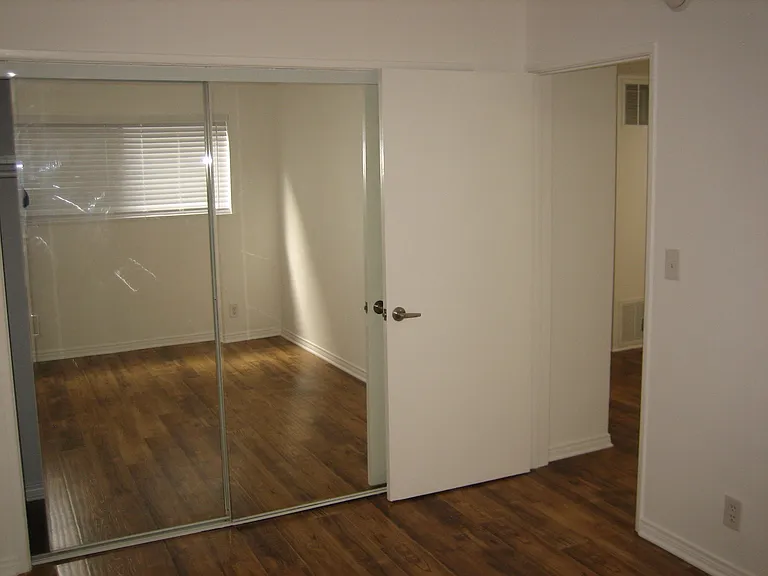 1829 Beloit Ave #2 — Photo 7