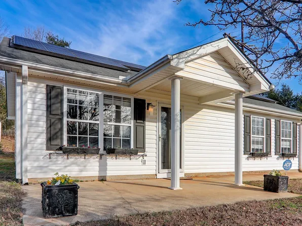 427 Pleasant Green Dr, Inman, SC 29349